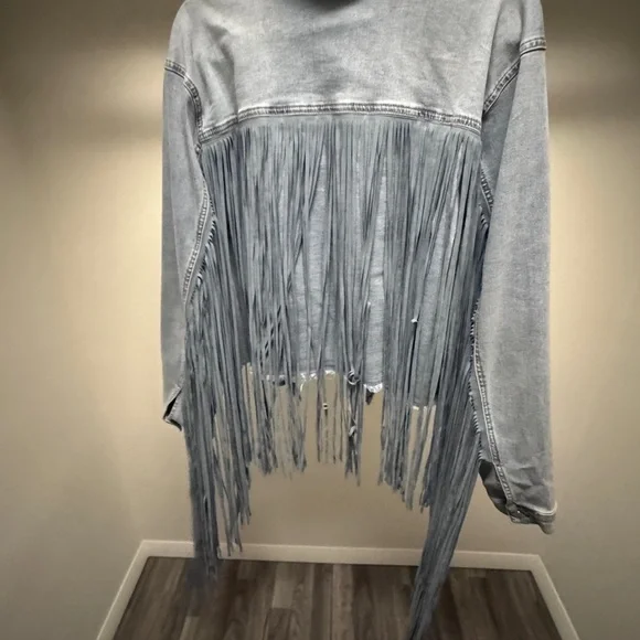 Fashion to Figure Light Blue Denim Jacket - Picture 2 of 6